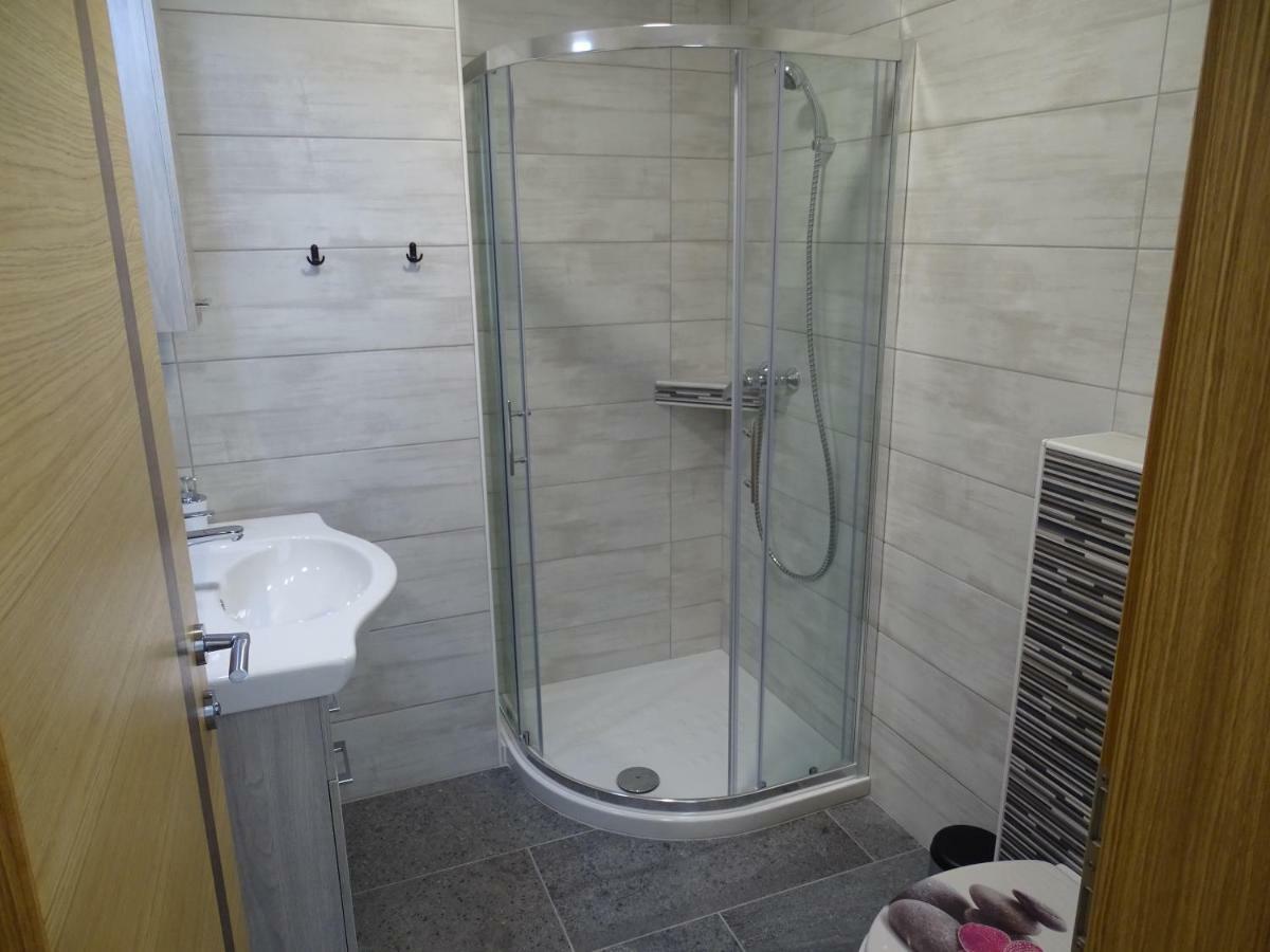 Apartments Laura Farm Stay Подчетртек Екстер'єр фото